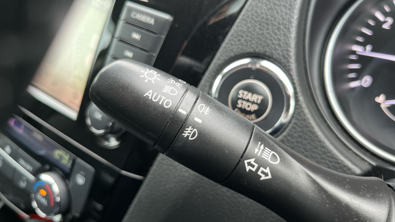 Nissan Qashqai 1.3 DiG-T N-Connecta 5dr [Glass Roof Pack] Petrol Hatchback